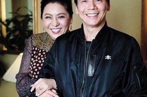 李小龙死在她的床上,还曾患上精神分裂,向华强为何还敢娶她?