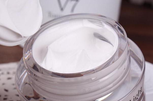 素颜霜的正确使用方法 素颜霜什么牌子好用