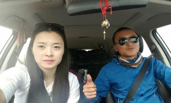 为何川藏线上穷游女,搭车必须手拿“红牛”?才能搭上车