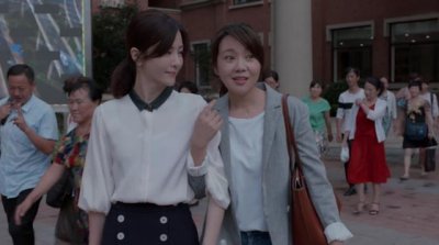 ​同样是中年女演员，刘孜被质疑整容遭群嘲，闫妮为何被全网夸？
