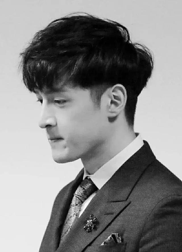 胡歌寸头帅爆了?NO!各种发型的胡歌快来了解一下