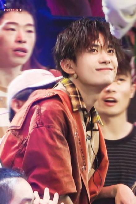 前有刘昊然后有易烊千玺那和明星一起军训是什么感受?