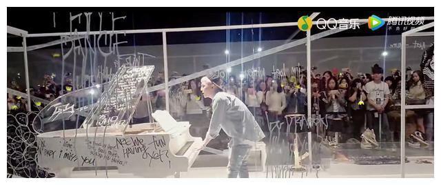 兵役结束后的权志龙首发文:“花开了,我回来了”,宣布回归!