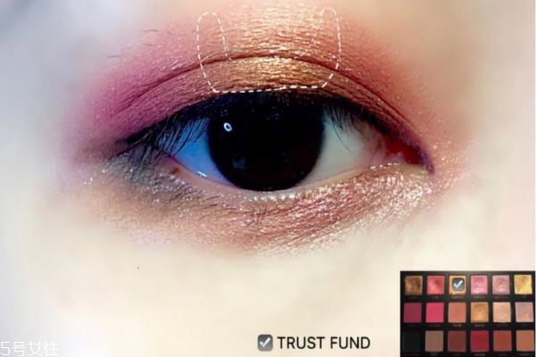 hudabeauty第3代玫瑰眼影盘画法 好驾驭的玫瑰系眼妆 hudabeauty第3代玫瑰眼影盘画法 好驾驭的玫瑰系眼妆