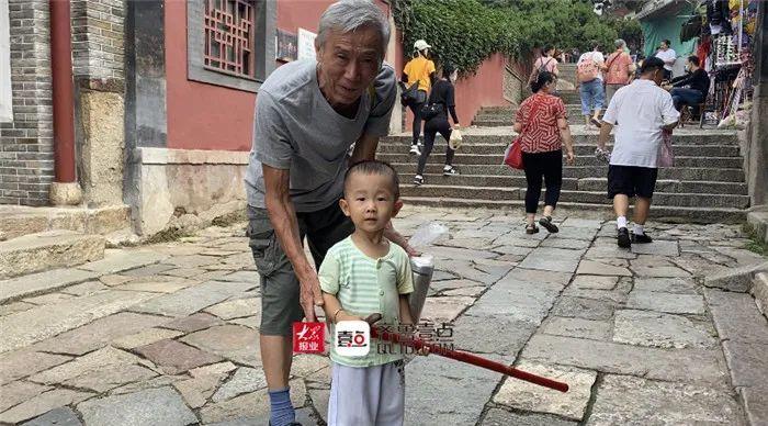 泰山景区门票降价第一天,记者小姐姐带您云“游”泰山~全省还有80家景区降价!一起出发去旅行吧~