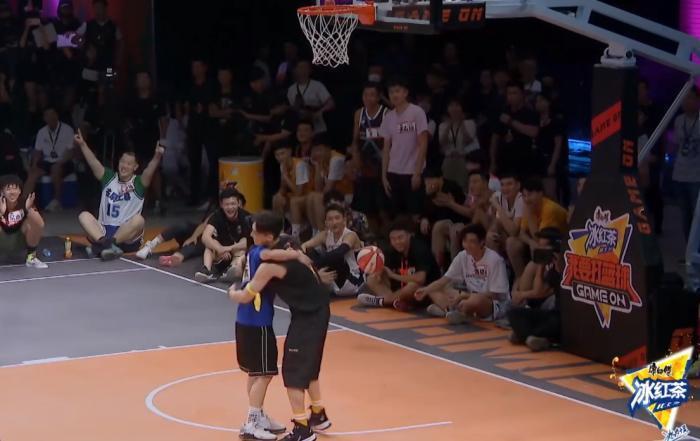 暖心大气高情商!《我要打篮球》里的李易峰就是传说中的直男扳手