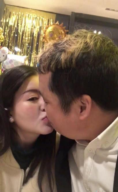 抖音“邋遢哥”走红!看到身旁的女友后,网友:大白菜让猪拱了