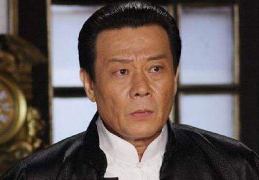 65岁寇世勋近照曝光,2个老婆住楼上楼下,一家7口全靠他养