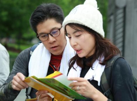 才37岁的郭晶晶为何满头白发，双目几近失明，原因太令人心疼