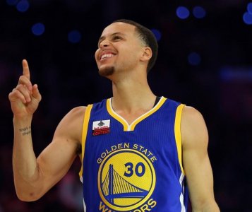 ​34岁的库里有望冲击历史前十，为何当年第七顺位才被选中？