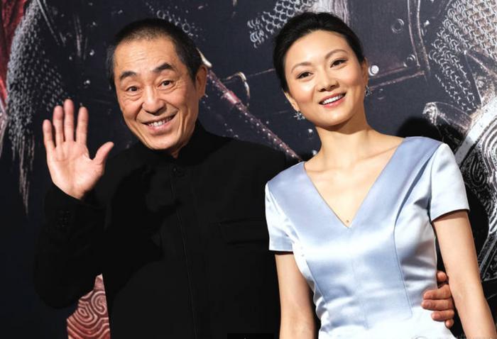 张艺谋小31岁娇妻近照曝光,长相白净可人,网友:我以为是他女儿
