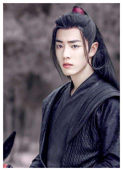 黑料被曝光，前女友澄清：他像女人，红的不多