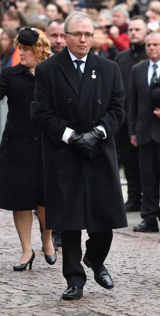 霍金的三个子女都在干啥？天才是如何培养孩子的