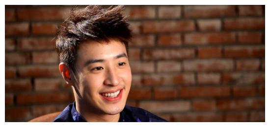 潘玮柏官宣结婚喜讯，无尾熊夫妇后援会解散，所有的故事划下终止