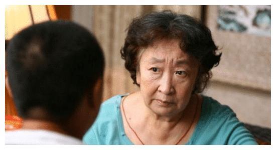 出人意料,现实当中他们是夫妻,但在《大宅门》中却饰演一对母子