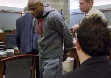 当梅威瑟的女友真难,有钱花但耐揍!前女友:有些伤花钱也治不好