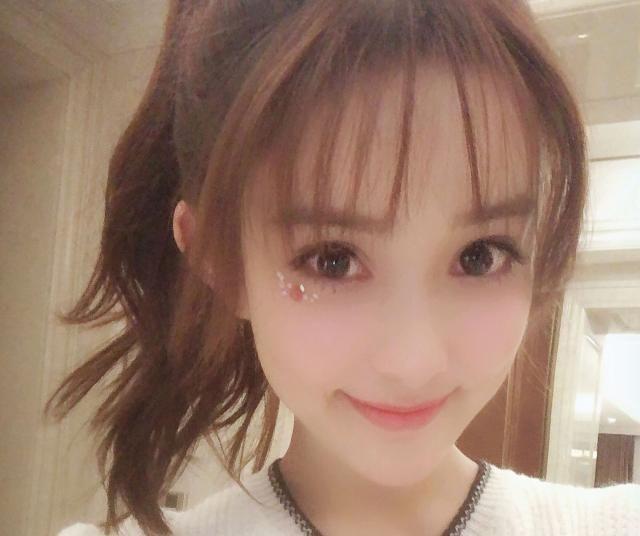 这位女星全网黑，被骂滚出娱乐圈，整容加戏不承认，气晕袁咏仪