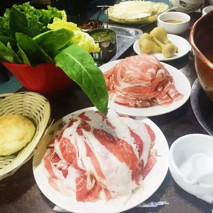 长春人排队都要去吃的8家老字号!老、破还难找,却每天挤满人!