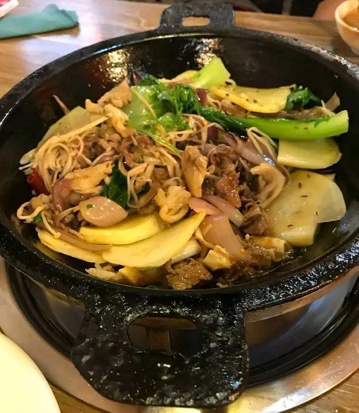 长春人排队都要去吃的8家老字号!老、破还难找,却每天挤满人!