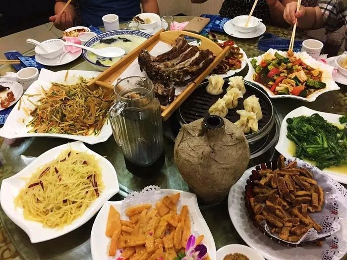 长春人排队都要去吃的8家老字号!老、破还难找,却每天挤满人!