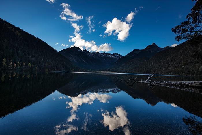 川西高原的一颗明珠，人间仙境九龙伍须海