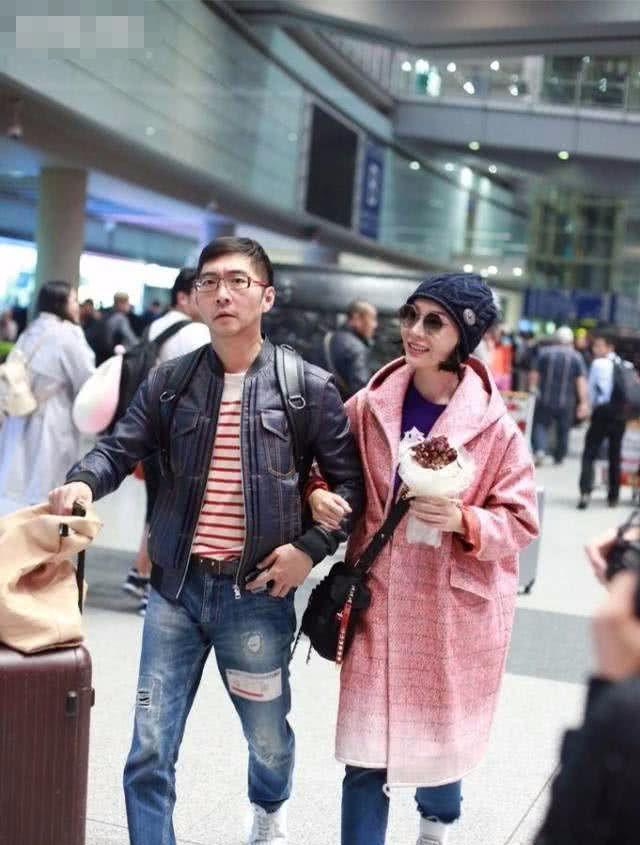 41岁陈数近照，换件衣服就容颜大变，这模样怕是赵胤胤也认不出