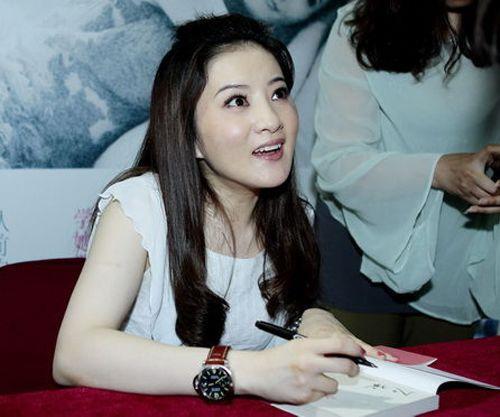 “国民闺女”金铭如今事业有成，小时候撞脸宋祖儿