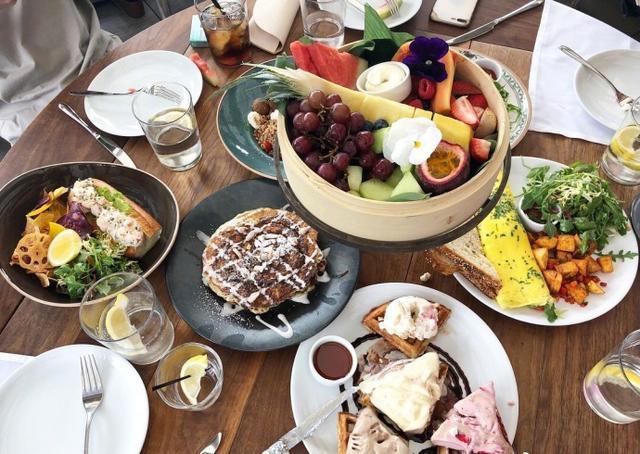 纯天然美!王中磊女儿王文也晒照 与友人合照气质突出!