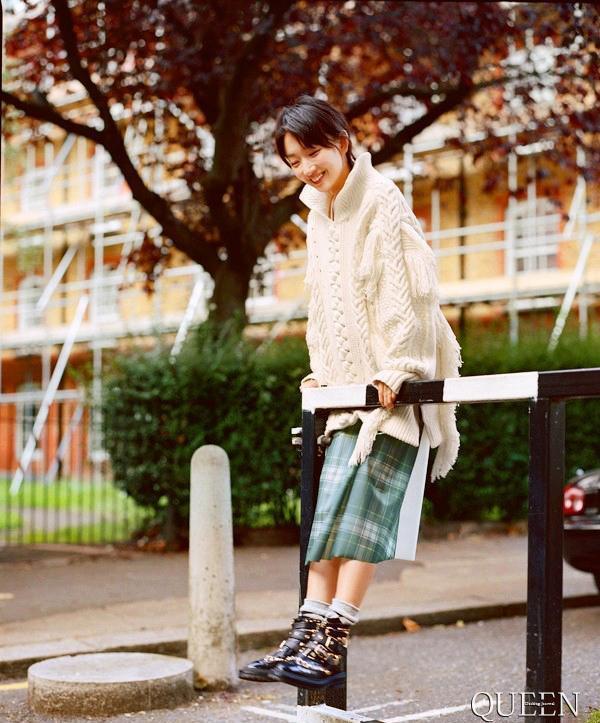 白毛衣搭配丨有一场白色暖流即将来袭,还不快和杨紫一起迎接它!