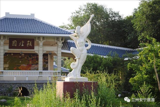 兰州植物园精心组织新优品种引进和栽植!