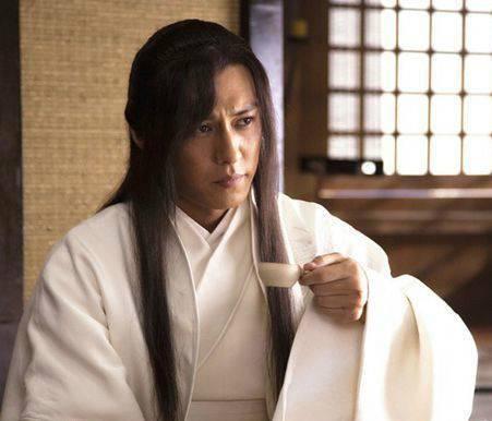 靳东一家四口曝光,大儿子比老爸还帅,小儿子一脸呆萌!