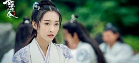 她是蒋梦婕的同学,出道7年凭《灵魂摆渡》走红,如今片约不断!