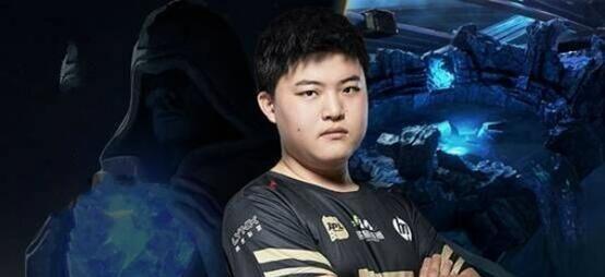 UZI女友深夜回应“前男友”照片 与小狗相关的人都被喷吗?