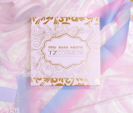 腮红和眼影可以通用吗?原来眼影还可以当腮红 腮红和眼影可以通用吗?原来眼影还可以当腮红