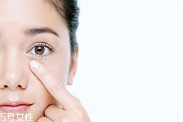 眼霜打开一年还能用吗 眼霜打开后保质期多久