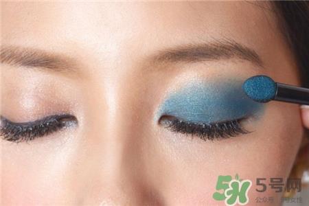 眼影含重金属吗?眼影里面有重金属吗?