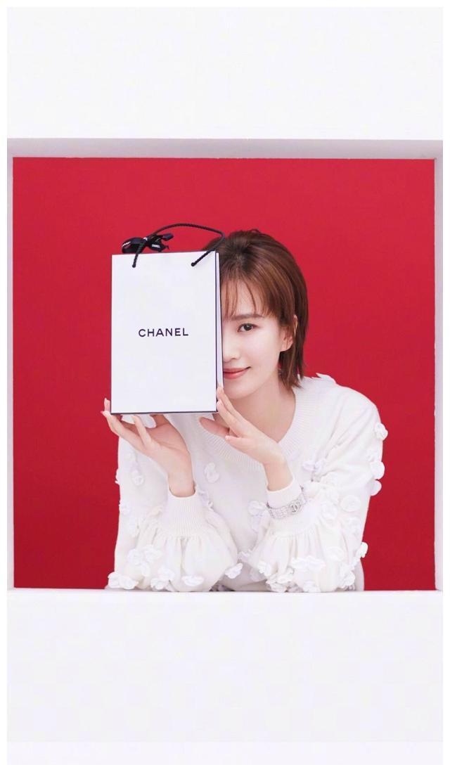 剪了空气刘海的刘诗诗美出新高度，网友：撞脸王子文