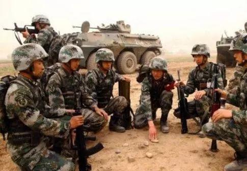 解读:此军区归“陆军总部”管理,副战区级司令员为“中将”军衔