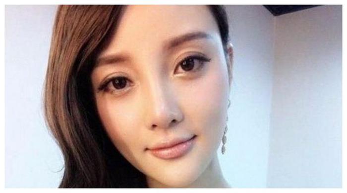 盘点娱乐圈中最有钱的五大女星，赵薇身家40亿也仅第四