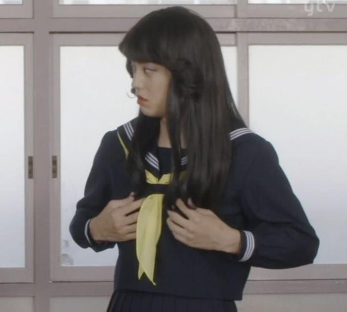 我是大哥大·沙雕搞笑头像：上帝把智慧洒向人间，唯独你打了把伞