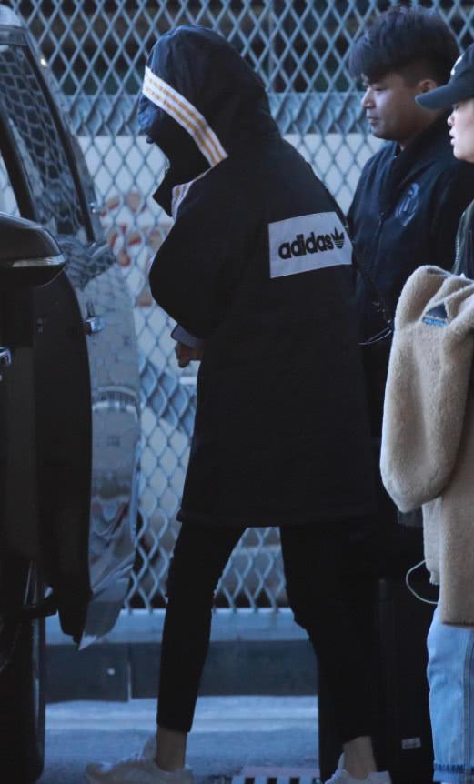 刘恺威离婚后首现身，闭口不谈离婚一事，网友：各自安好！