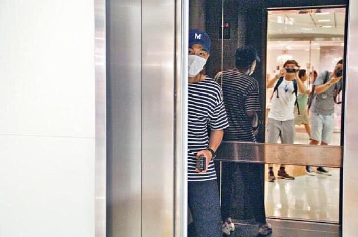 刘恺威离婚后首现身，闭口不谈离婚一事，网友：各自安好！