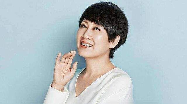 56岁张凯丽, 老公身份很特殊, 女儿比妈妈还要漂亮