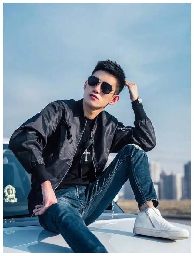 海川哥到阿哲直播间刷礼物，粉丝都说天佑上的号！