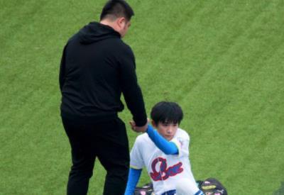 叫易烊千玺太繁琐,叫“千玺”太俗套,听到胖虎的称呼:太甜啦