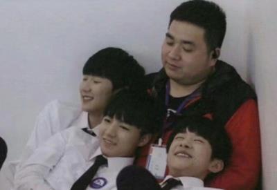 叫易烊千玺太繁琐,叫“千玺”太俗套,听到胖虎的称呼:太甜啦