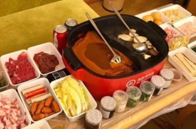 ​海底捞外卖150元还送锅，不会亏本吗？网友：我们差个经商头脑