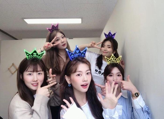 终究是行程繁忙聚少离多，背了明星情侣分手的锅……