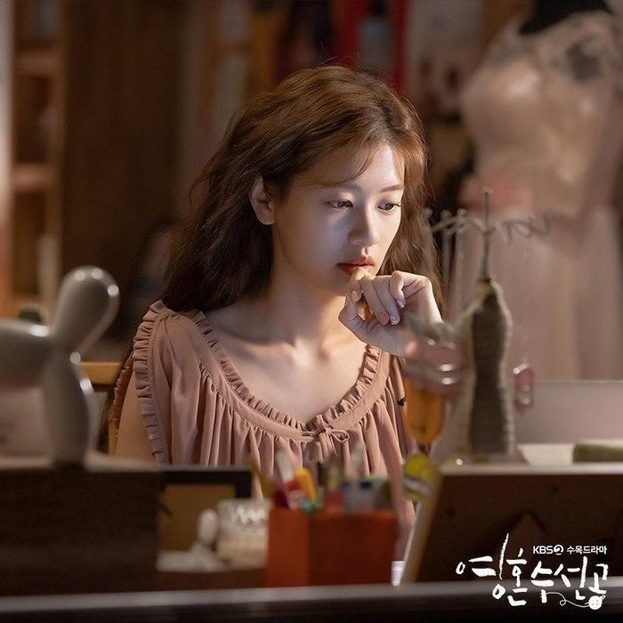 终究是行程繁忙聚少离多，背了明星情侣分手的锅……