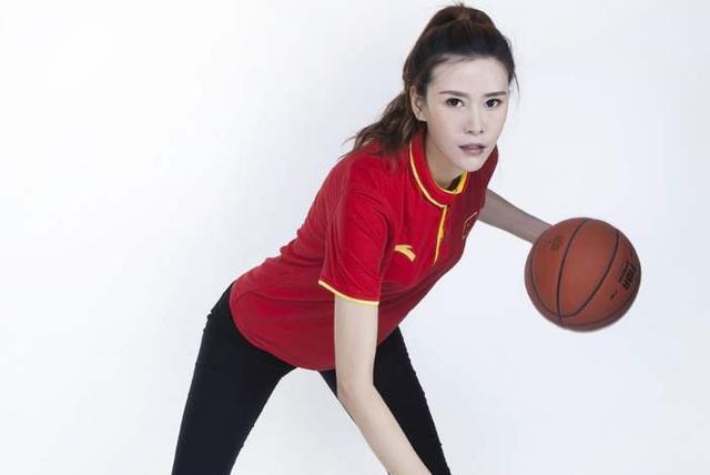 1米95篮球女神许诺，曾自曝择偶标准，现33岁依然单身